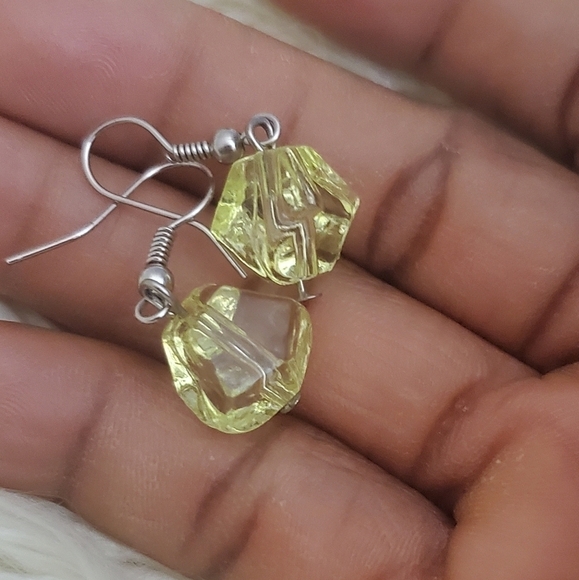 Lemon Handmade Beaded Danity Dangle Earrings 🌴 - Picture 3 of 4